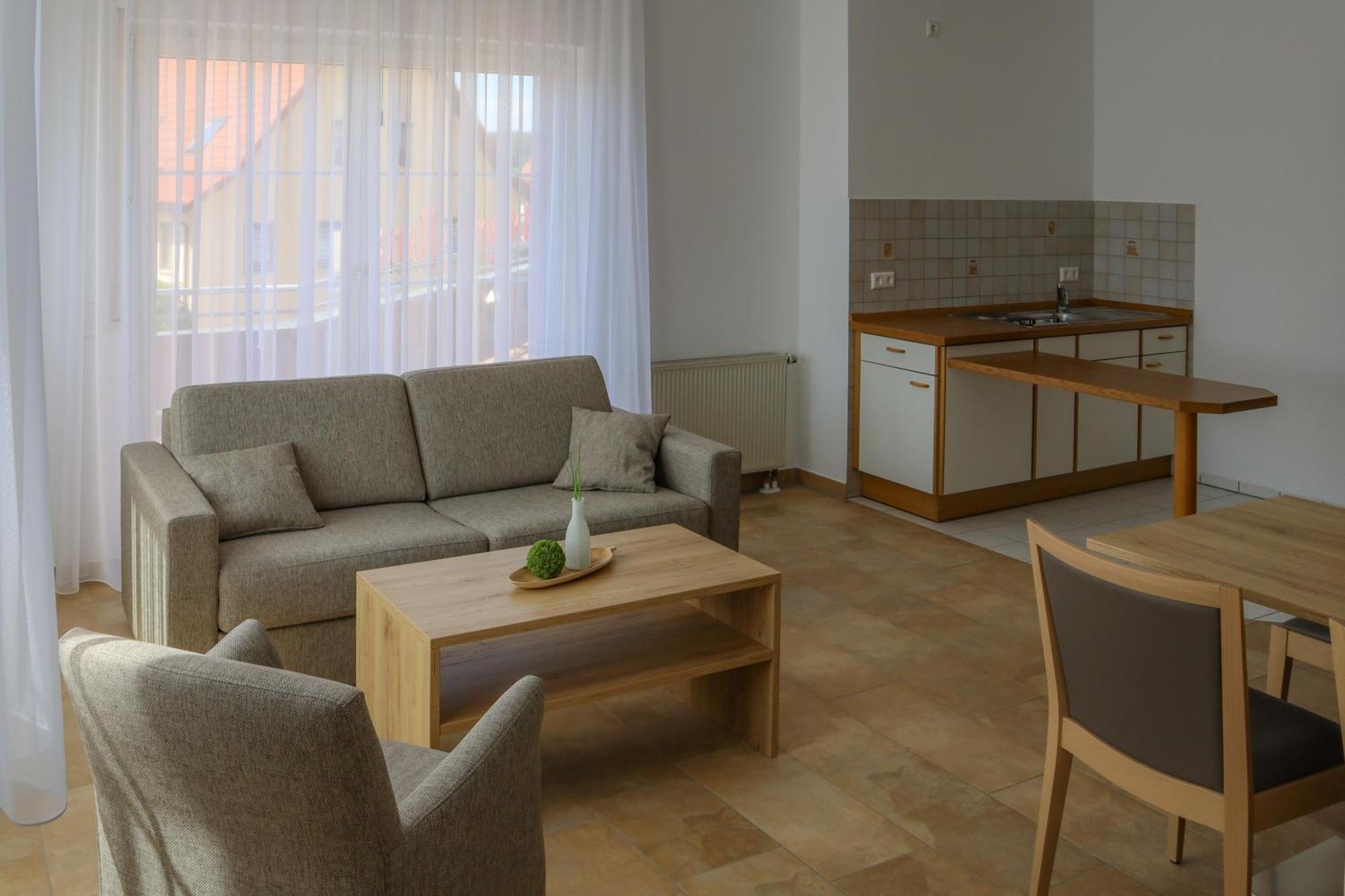 Hotel Adler Nattheim Ngoại thất bức ảnh