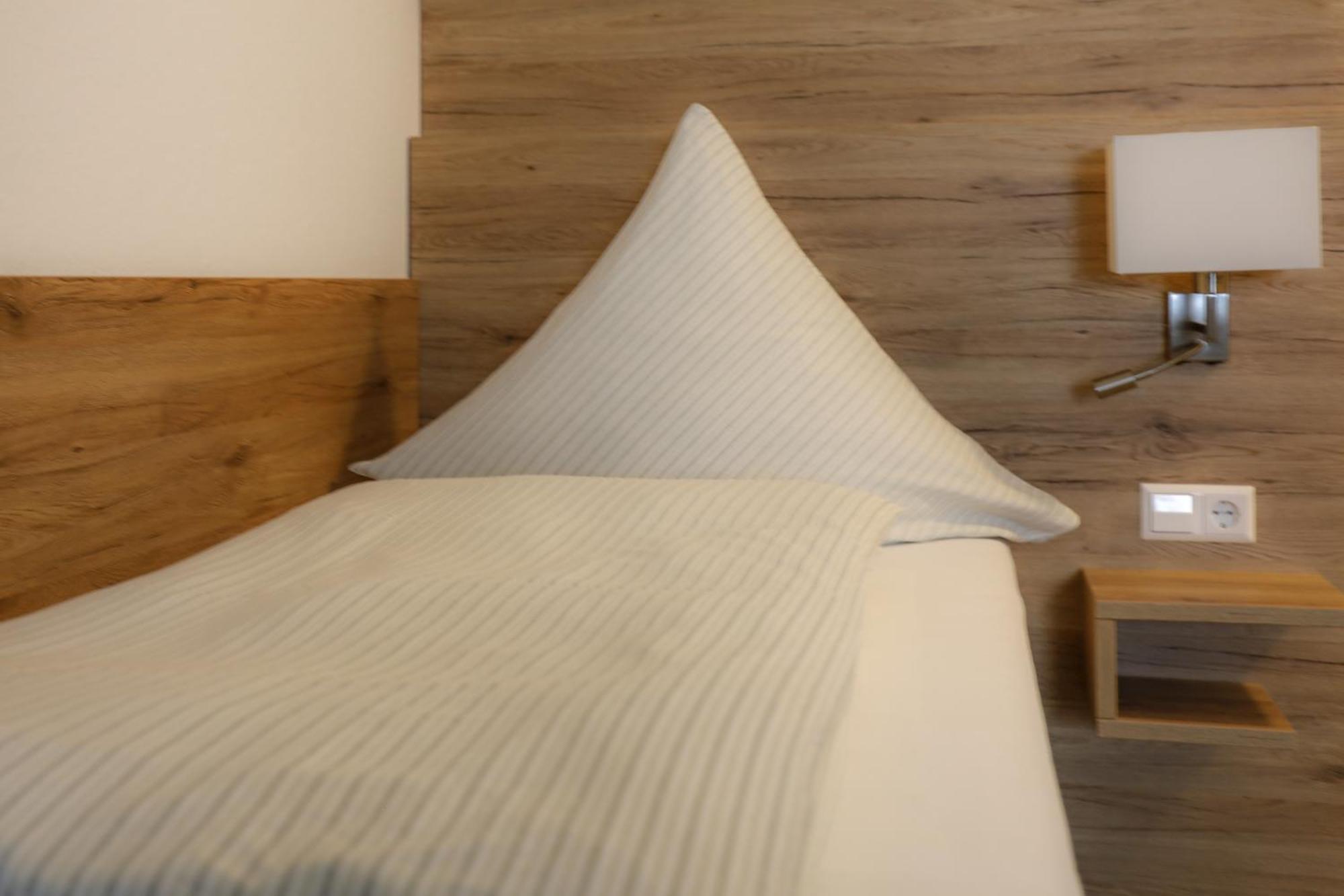 Hotel Adler Nattheim Ngoại thất bức ảnh